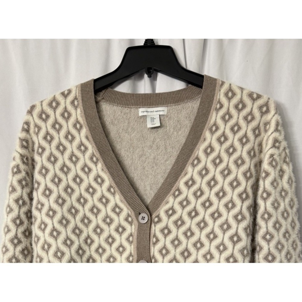 NWT Cupcakes and Cashmere Womens Long Sleeve Button Soft Cardigan Sweater Medium - Picture 2 of 12